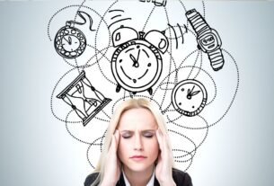 Falta de foco no trabalho causada por excesso de prioridades e distrações constantes.