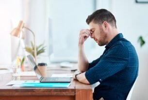 gastar tudo que ganha sem perceber ao analisar o extrato bancário no dia a dia