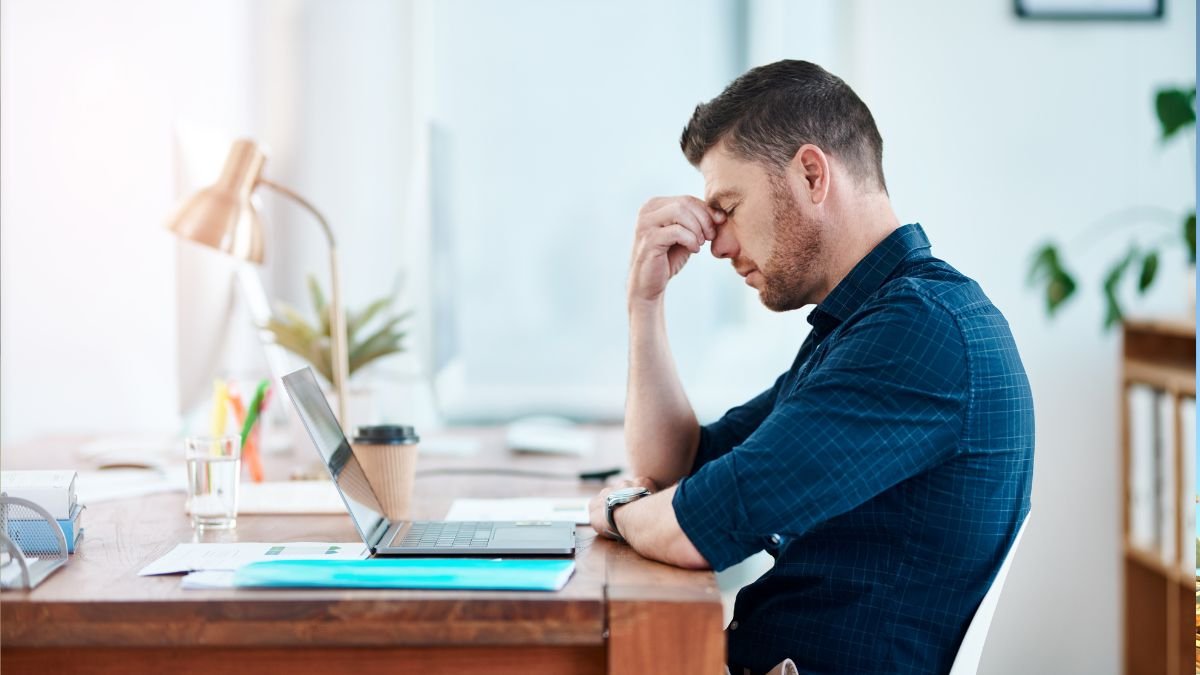 Web Stories 8 gastar tudo que ganha sem perceber ao analisar o extrato bancário no dia a dia