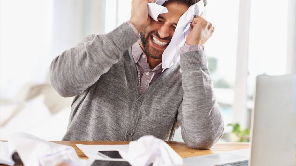 Gastar tudo que ganha: gasto tudo que ganho e não sei onde o dinheiro vai parar. 2 gastos pequenos e frequentes que explicam por que o dinheiro acaba rápido