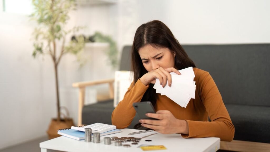 Falta de controle financeiro pessoal: minhas contas nunca fecham no fim do mês. 2 gastos variáveis desorganizados que dificultam o controle financeiro pessoal