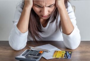 não conseguir sair das dívidas mesmo após pagar e organizar as contas