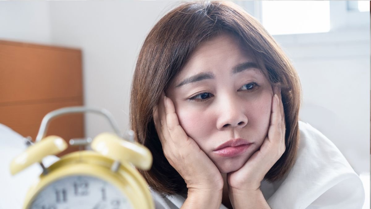 pessoa refletindo sobre cansaço mental constante e autocuidado emocional